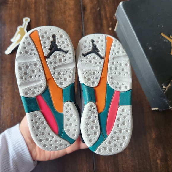 Jordan 8 Retro Beach South Beach - Picture 5 of 10